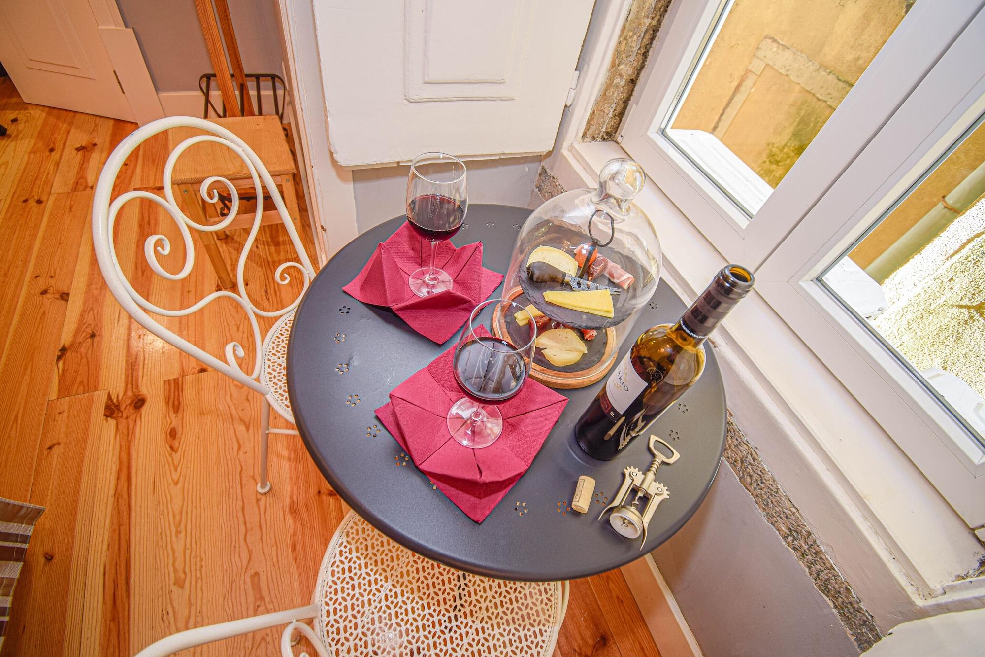 B In B Lisbon Downtown Suites Extérieur photo